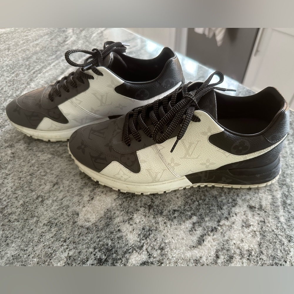 Louis Vuitton Logo Run Away Sneakers